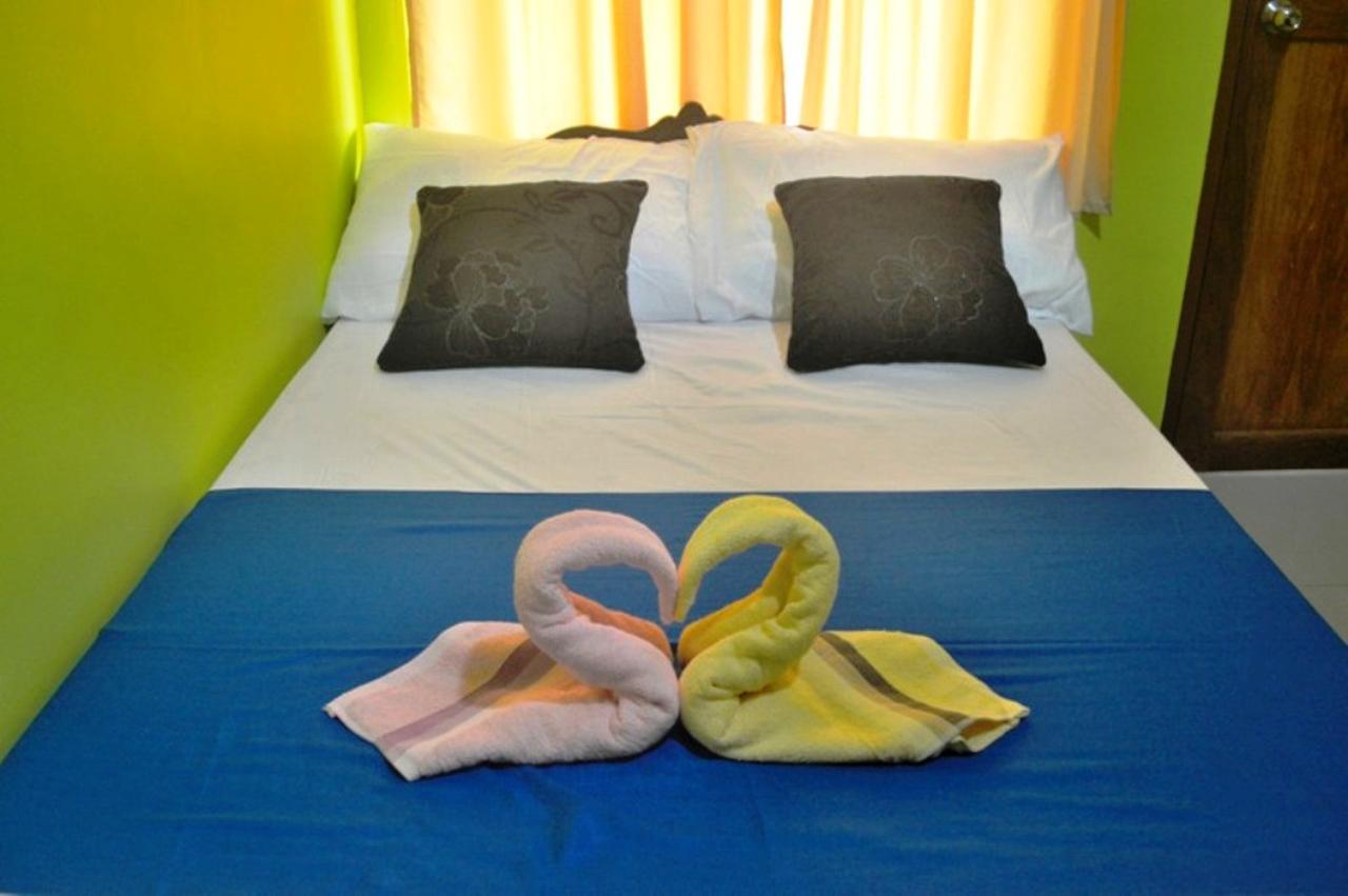 Amelia Homestay Puerto Princesa Εξωτερικό φωτογραφία